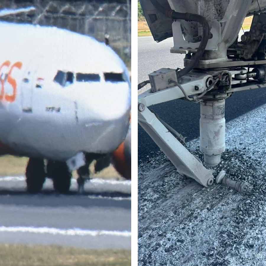 অবতরণের সময় বিমানের সামনের চাকা খুলে গিয়েছে। ছবি: সংগৃহীত।