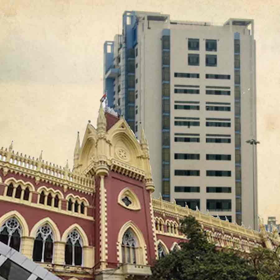 নবান্নের সামনে বাড়ি তৈরির শর্ত খারিজ করে দিয়েছে কলকাতা হাই কোর্ট।