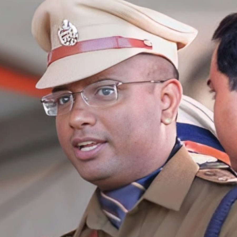 All need to know about IPS officer Ravi Mohan Saini who Won KBC Junior at 14