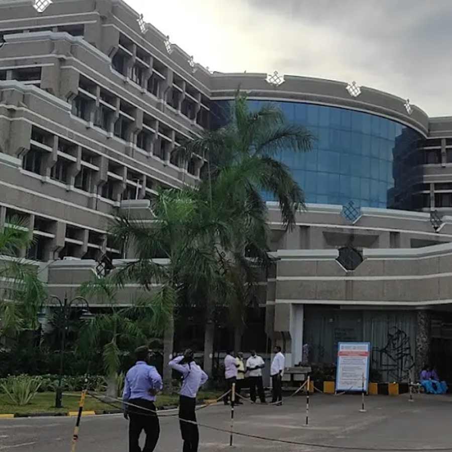 All need to know about IPS officer Ravi Mohan Saini who Won KBC Junior at 14