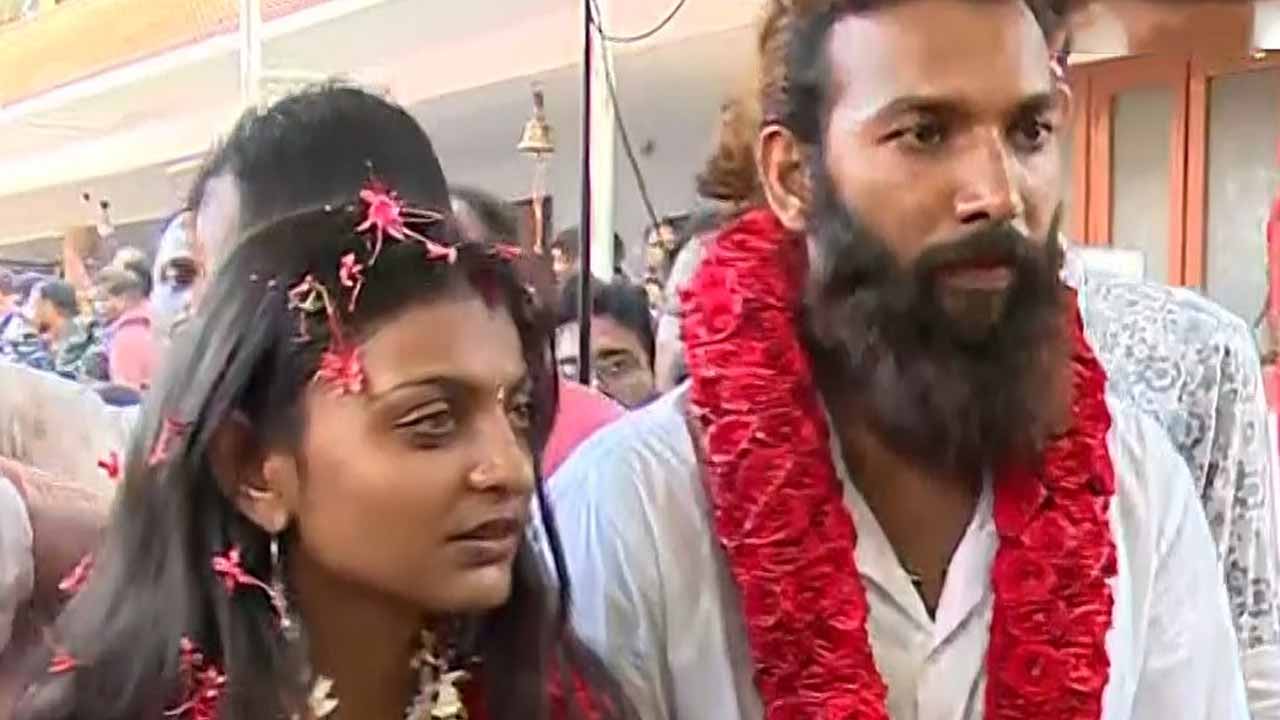 Mahakumbh Girl Monalisa Opens Up Why She Marry Farman khan