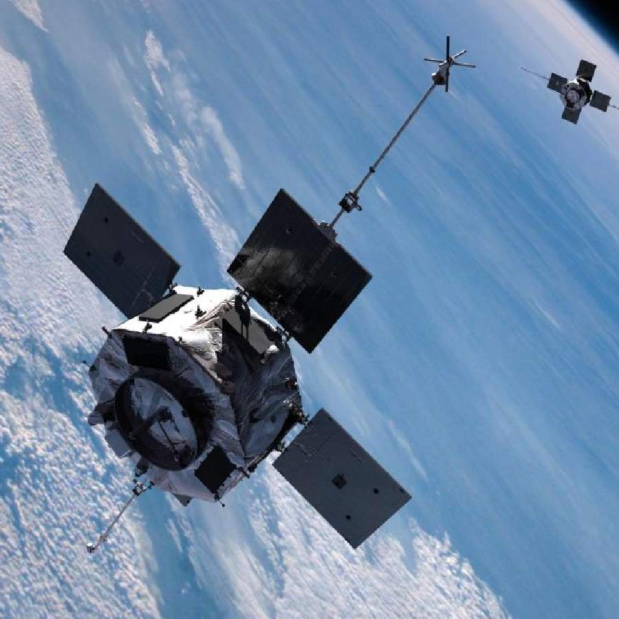 নাসার কৃত্রিম উপগ্রহ ধেয়ে এসেছে পৃথিবীর দিকে।