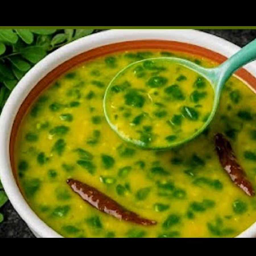 সজনেপাতা দিয়ে বানিয়ে ফেলুন ডাল।