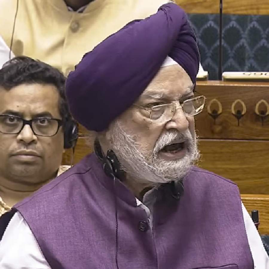কেন্দ্রীয় পেট্রোলিয়াম মন্ত্রী হরদীপ সিংহ পুরী। বৃহস্পতিবার লোকসভায়।