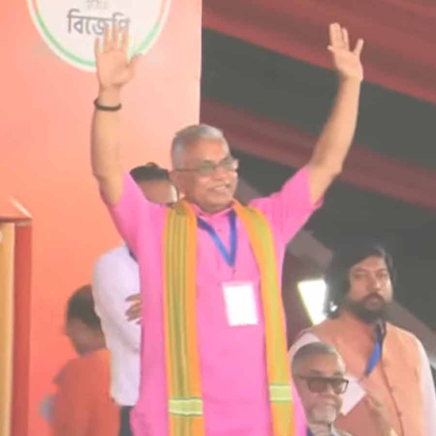 ব্রিগেডের মঞ্চে দিলীপ ঘোষ।