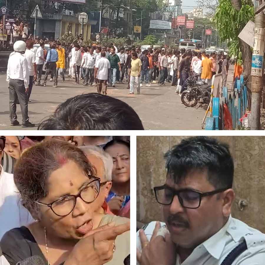 শনিবার দুপুরে তৃণমূল এবং বিজেপির সংঘর্ষে উত্তপ্ত গিরিশ পার্ক।