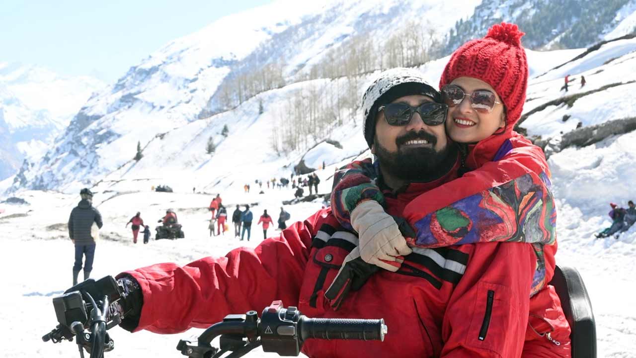 হিমাচলে মধুচন্দ্রিমার অভিজ্ঞতা ভাগ করে নিলেন রুবেল।