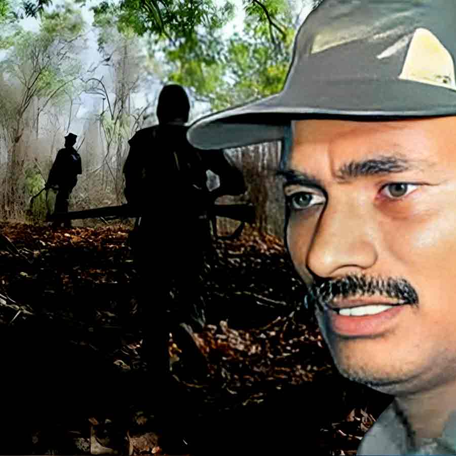 আত্মসমর্পণ করা মাওবাদী নেতা তিপ্পিরি তিরুপতি ওরফে দেবজি।