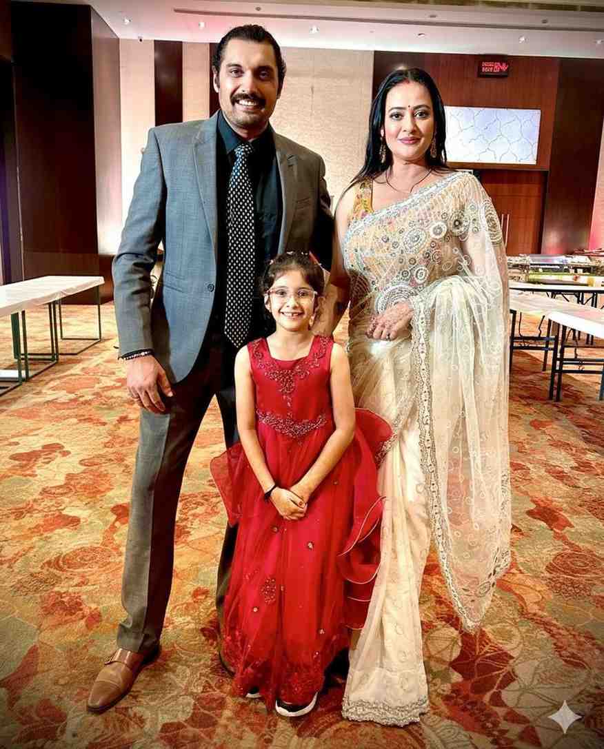 Jaswir Kaur with her husband and daughter