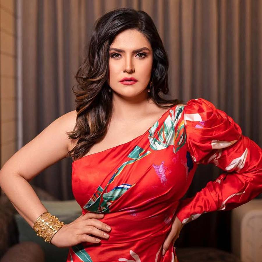 Actress Zareen Khan shared her experience while working in Aksar 2 dgtl