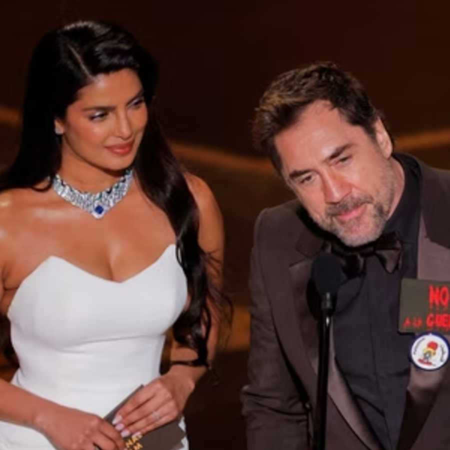 অস্কার মঞ্চে প্রিয়ঙ্কা চোপড়া আর হাভিয়ে বারদেম।