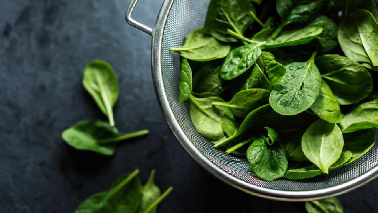 পালংশাক খনিজে শোষণে বাধা হতে পারে?