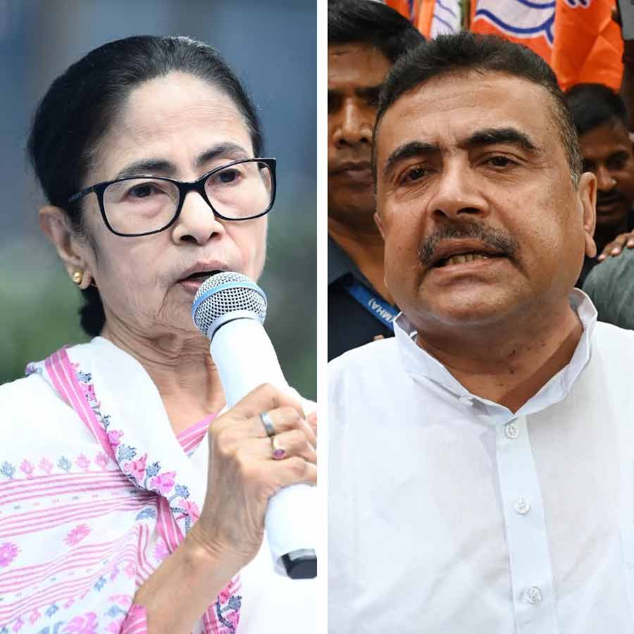 (বাঁ দিকে) মমতা বন্দ্যোপাধ্যায় এবং শুভেন্দু অধিকারী (ডান দিকে)।
