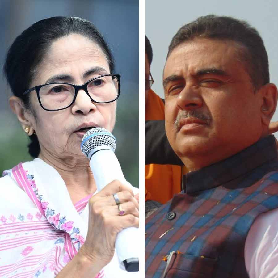 (বাঁ দিকে) মমতা বন্দ্যোপাধ্যায় এবং শুভেন্দু অধিকারী (ডান দিকে)।