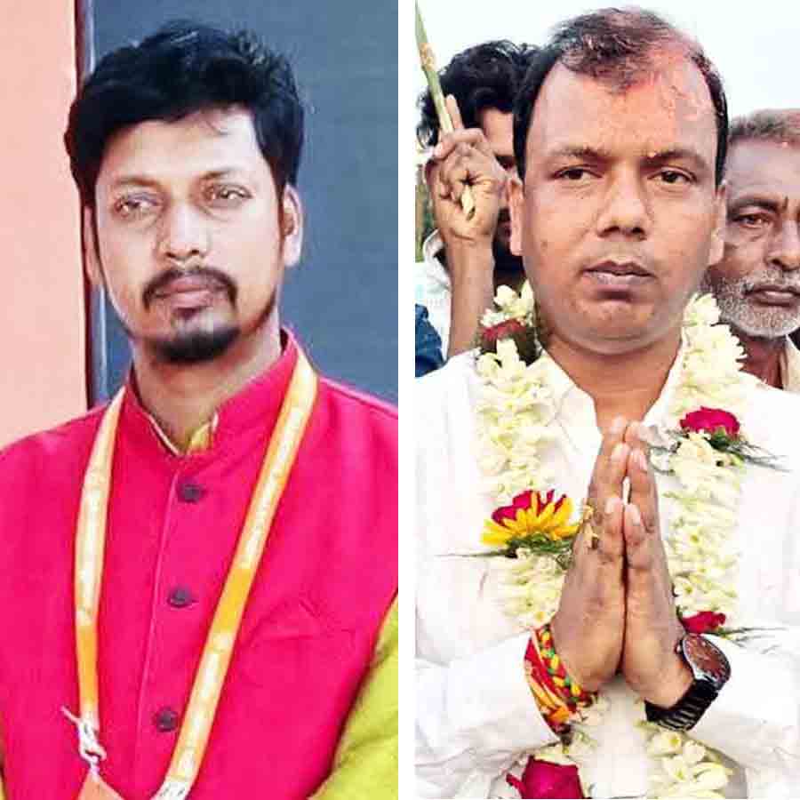 (বাঁ দিকে) মধুসূদন বাগের জায়গায় প্রার্থী হেমন্ত বাগ। বিশ্বনাথ কারকের জায়গায় প্রার্থী প্রশান্ত দিগার (ডান দিকে)।