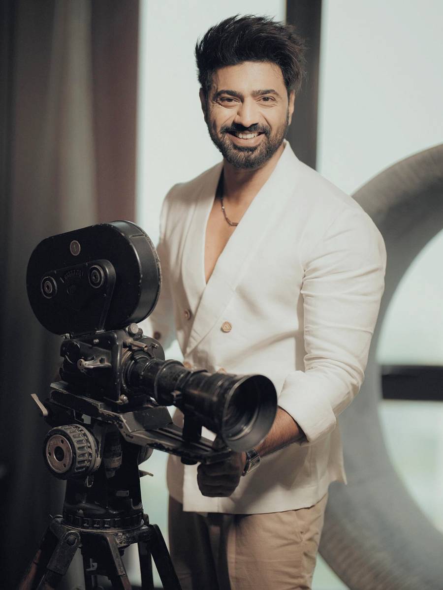 অভিনেতা-প্রযোজক-সাংসদ দেব।