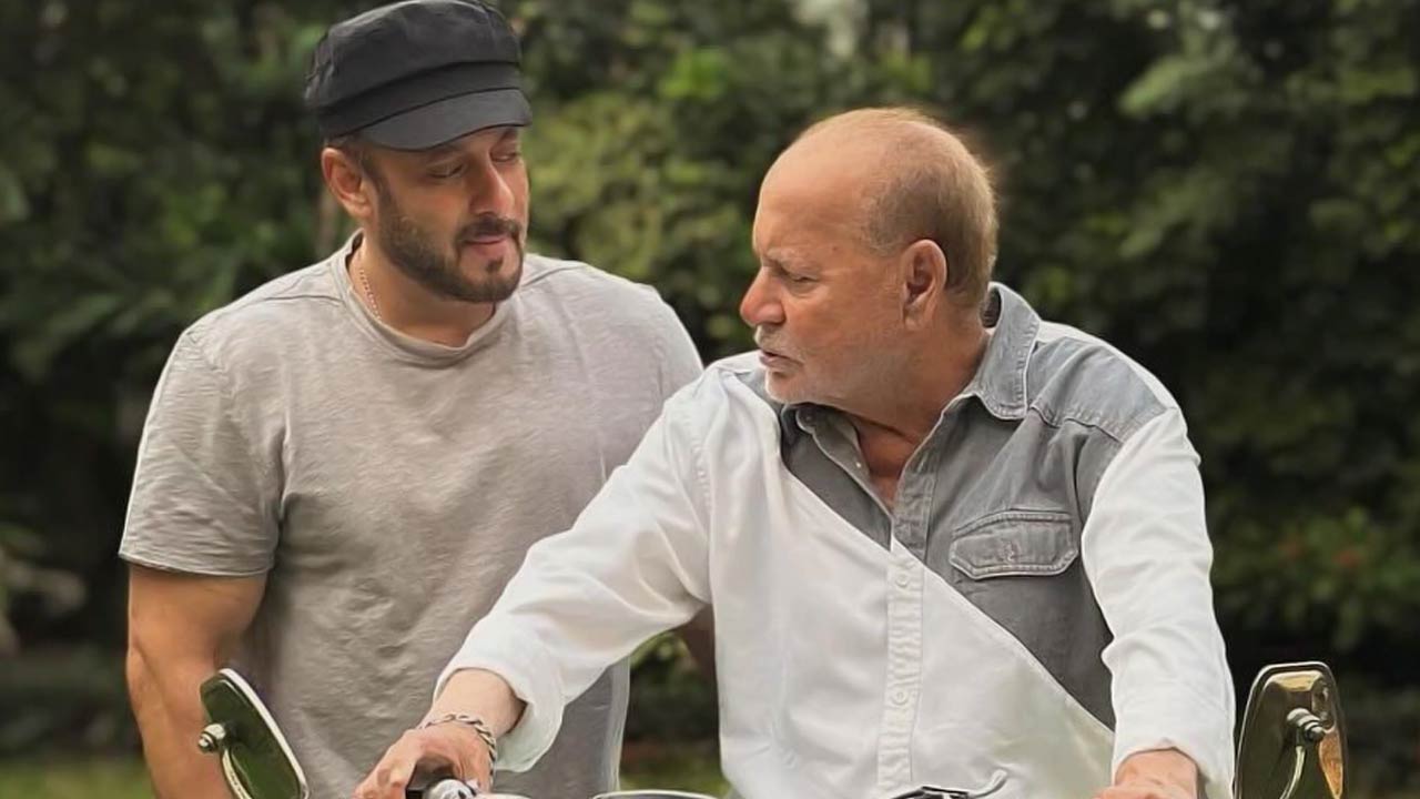 সলমন এ বার বাবা সেলিমকে নিয়ে নিশ্চিন্ত।