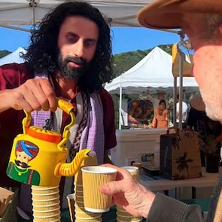 All need to know about Indian Techie Prabhakar Prasad, who started selling teain American street after losing job