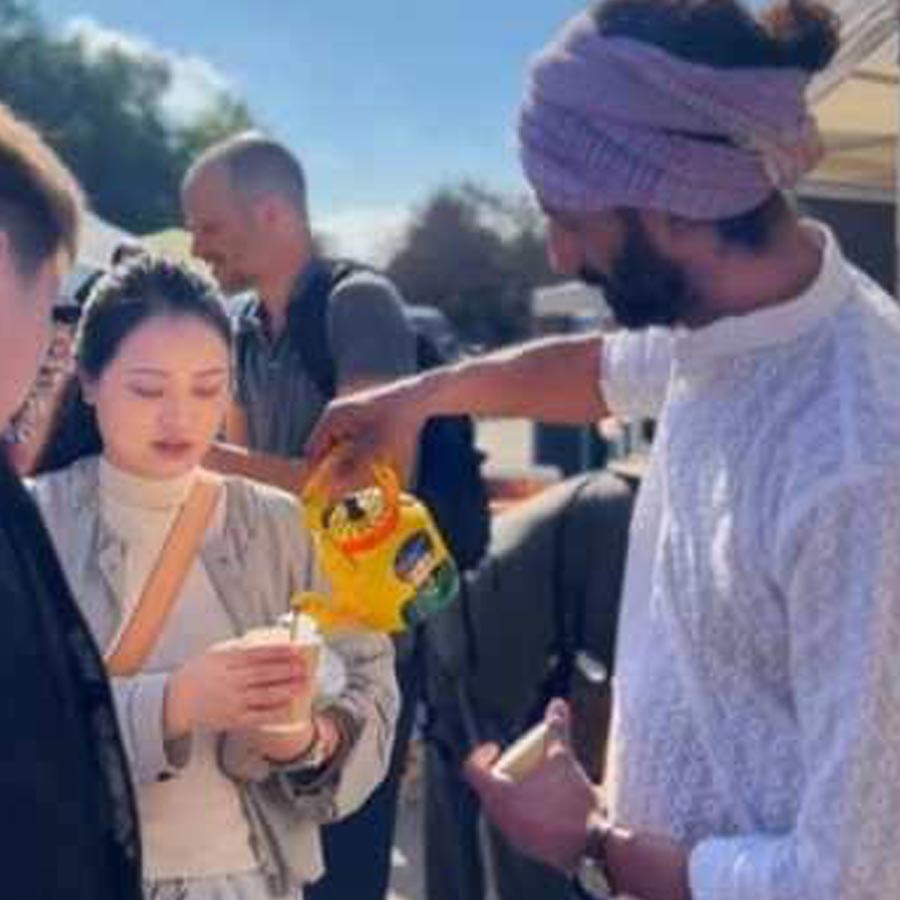 All need to know about Indian Techie Prabhakar Prasad, who started selling teain American street after losing job