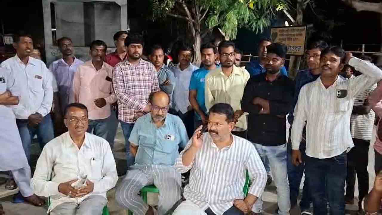 বিক্ষুব্ধ নেতা অপার্থিব ইসলাম।