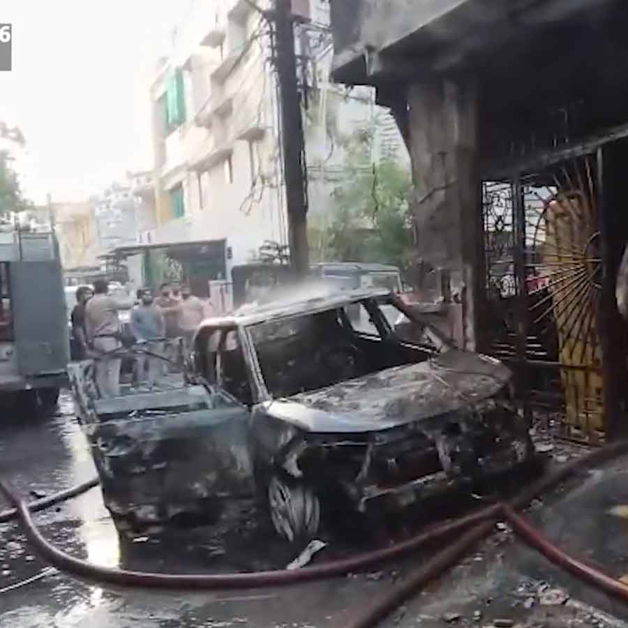 Several deaths after fire broke out at Delhi and Indore buildings