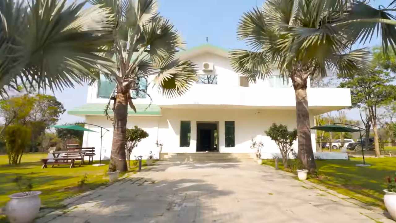 Mika Singh's Delhi Farmhouse