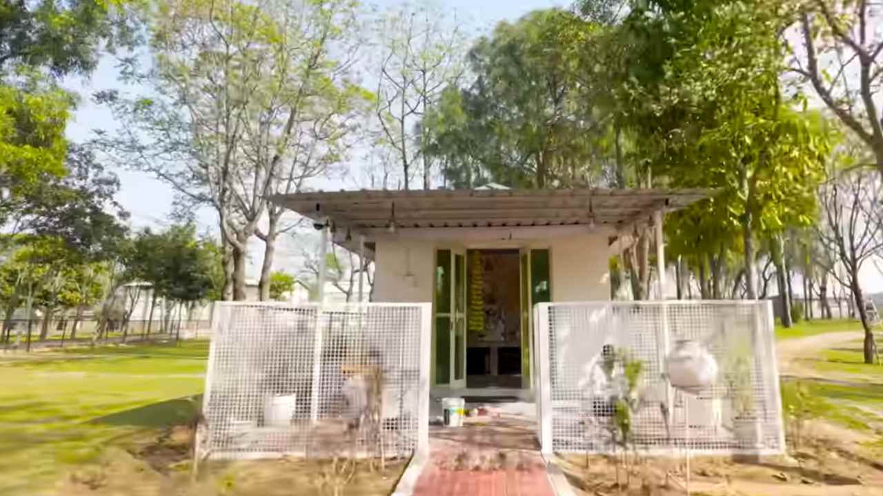 Mika Singh's Delhi Farmhouse