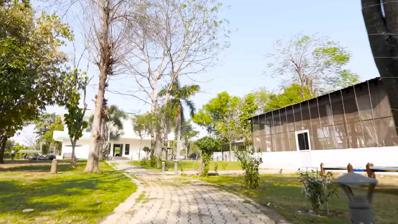 Mika Singh's Delhi Farmhouse