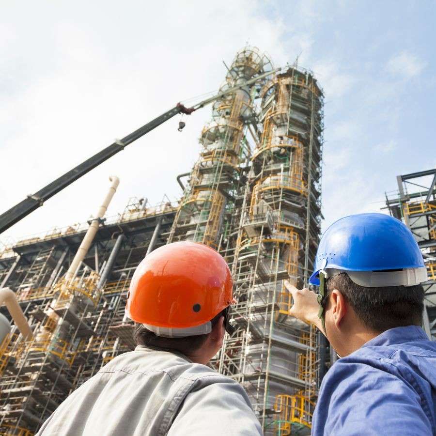 What qualifications are required to secure a job at Thermal, Hydro, Power Plants Dgtl