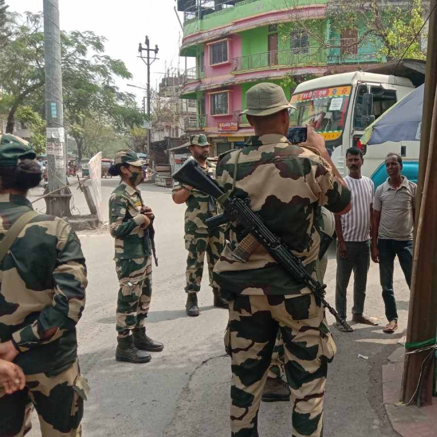 কোচবিহারে টহল দিচ্ছি কেন্দ্রীয় বাহিনী।