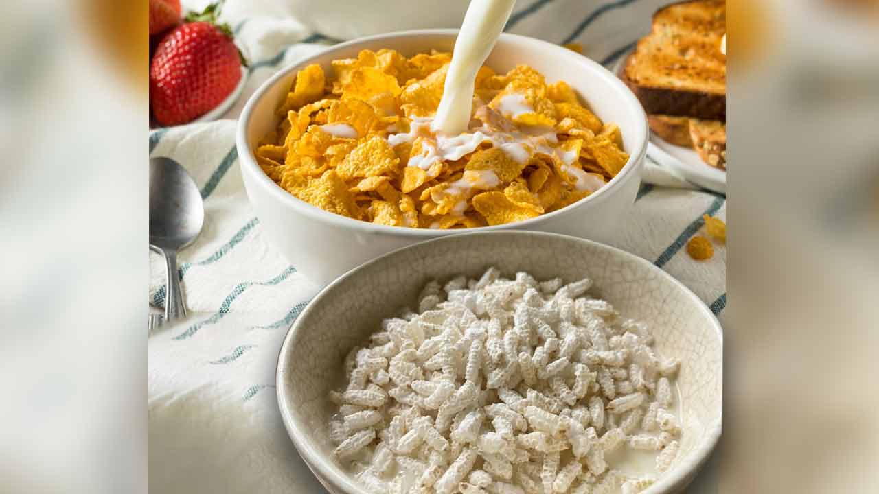 জলখাবারে খই খাবেন, না কি কর্নফ্লেক্স?