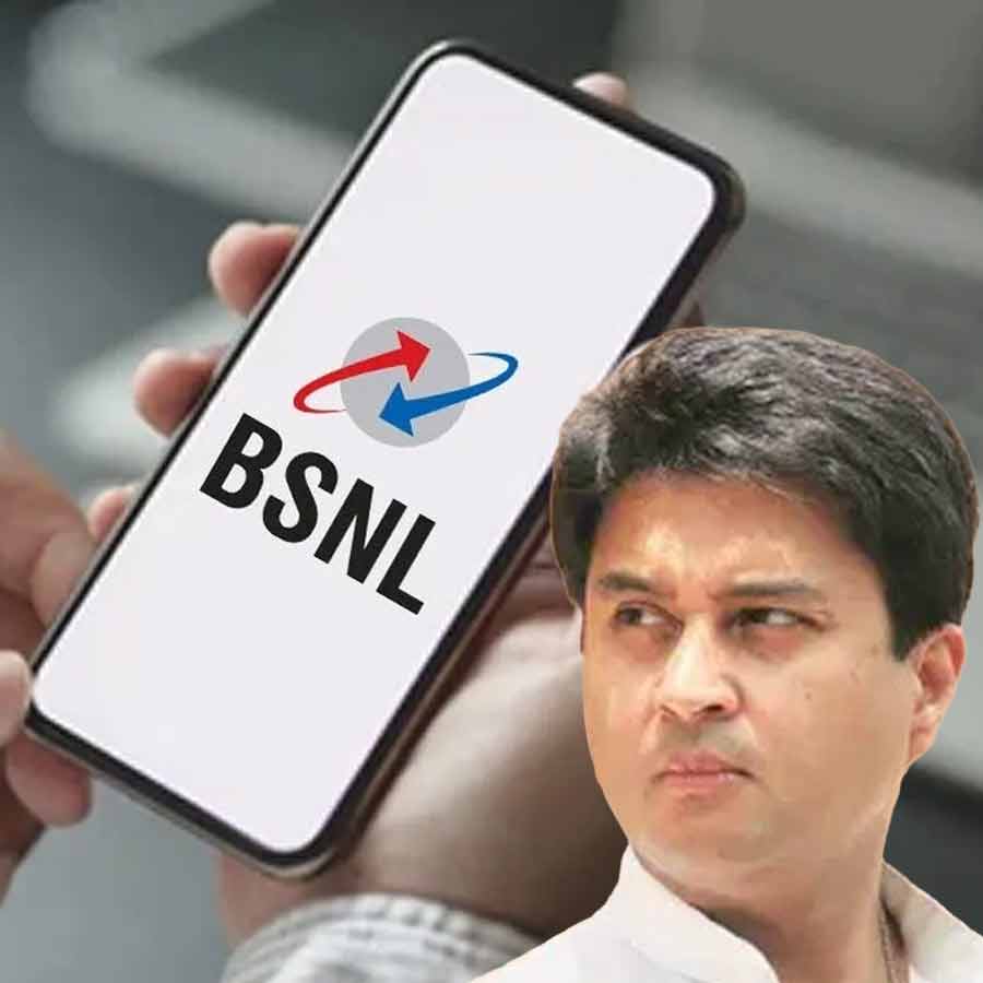 In Lok Sabha Union Minister Jyotiraditya Scindia says, BSNL belongs to people of India, no plans for privatization