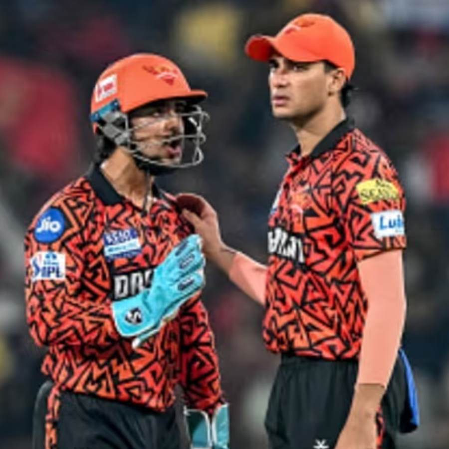 (বাঁ দিকে) ঈশান কিশন এবং অভিষেক শর্মা (ডান দিকে)।