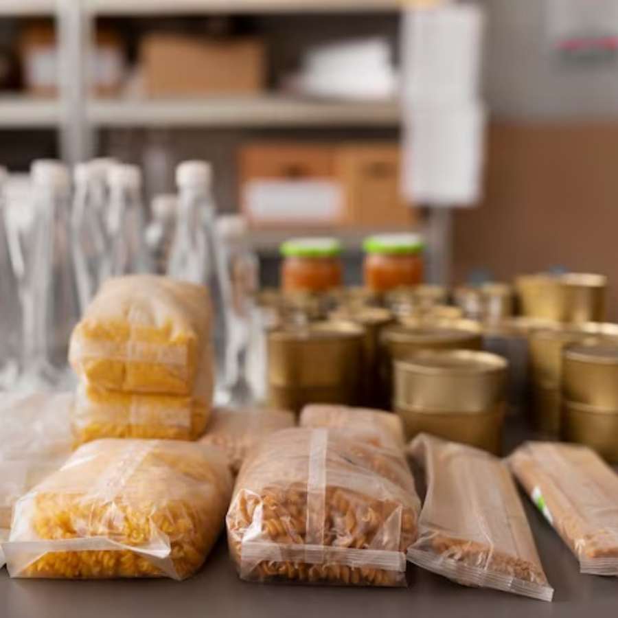 প্যাকেটজাত খাবারের চাহিদা বেড়েছে অনলাইনে।