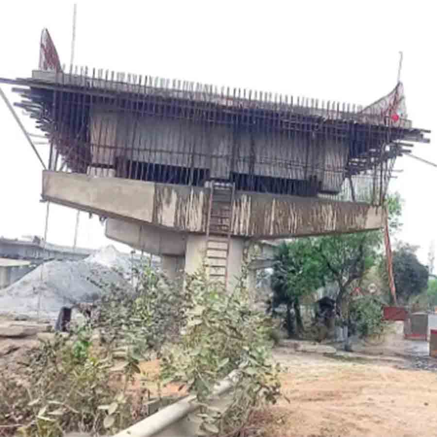 Incomplete flyover at Talit Bardhaman