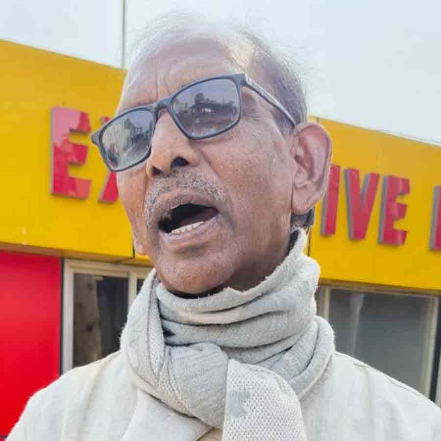 দুধকুমার মণ্ডল।