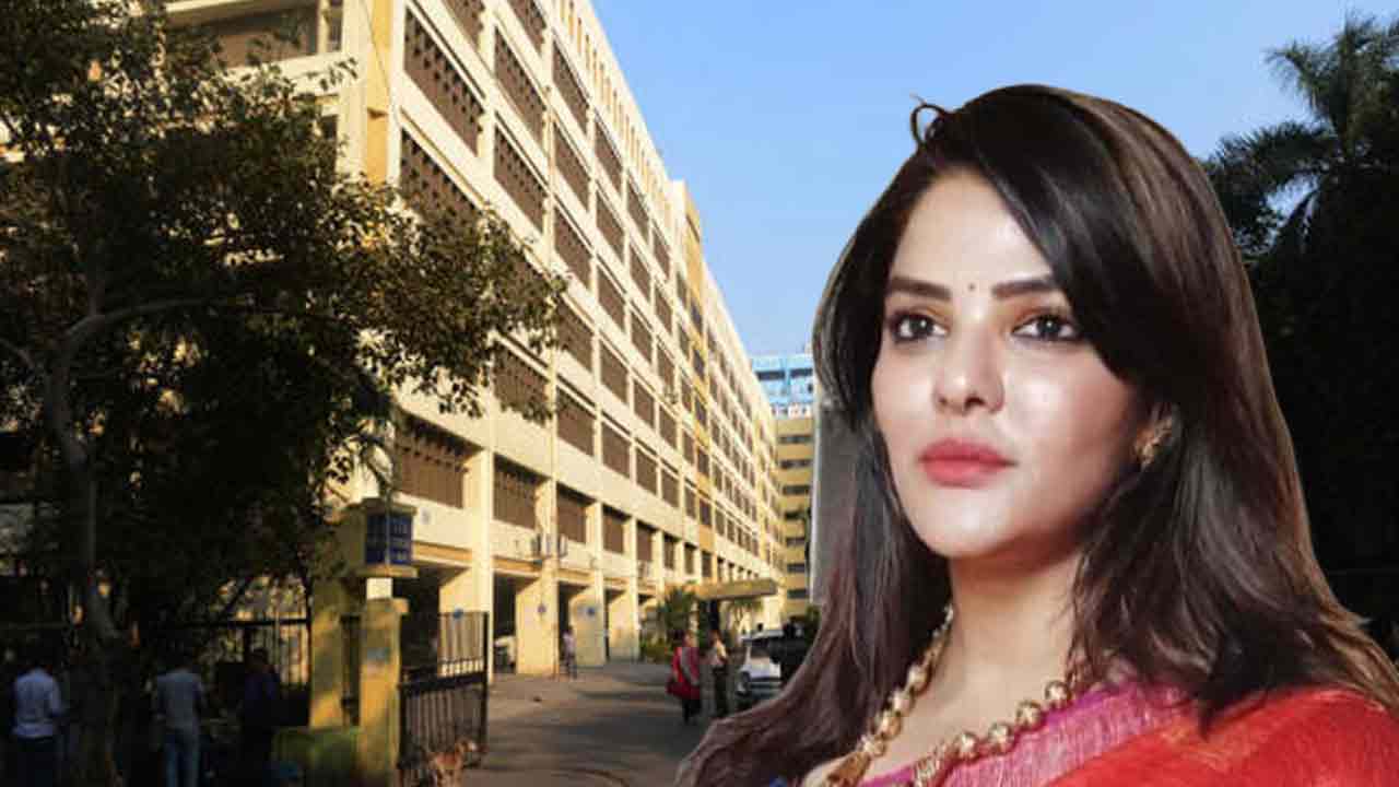 Arpita Mukherjee appeared at the ED office, summoned in SSC case