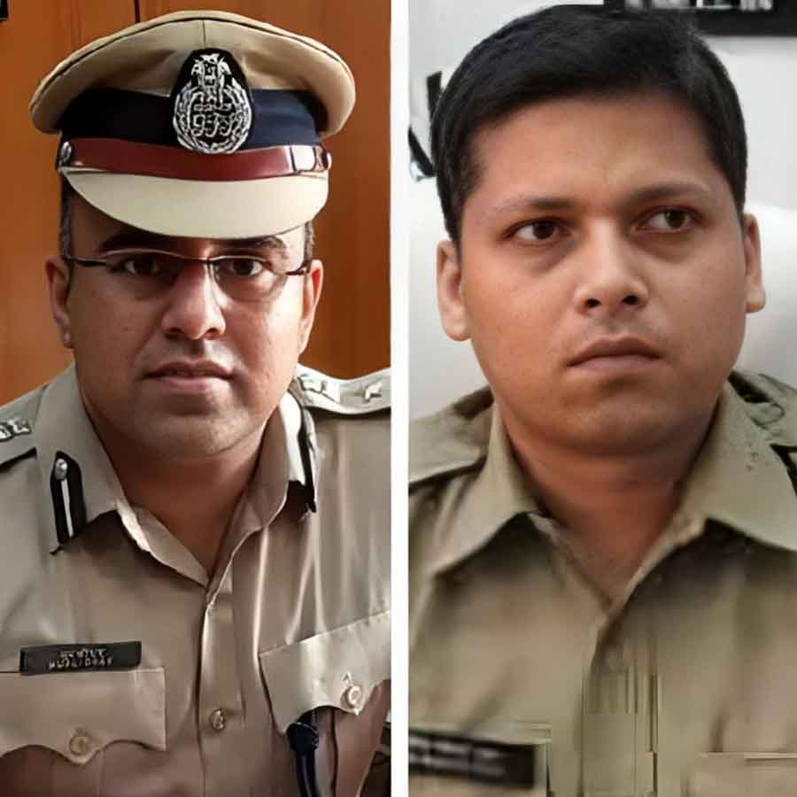 Bidhannagar Police Commissioner Muralidhar Sharma and Siliguri Police Commissioner Syed Waqar Raja do not have to go to Tamil Nadu for now
