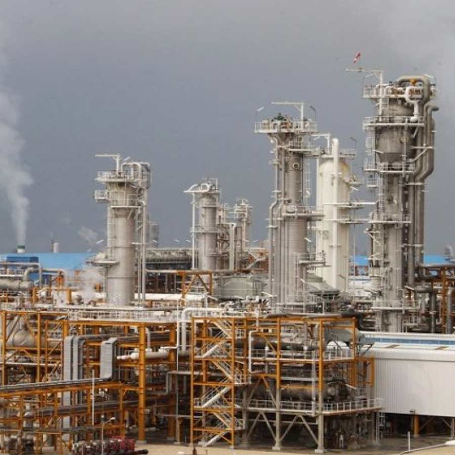 How Attacks on LNG Plants in Qatar and Iran Could Impact Global Gas Supply