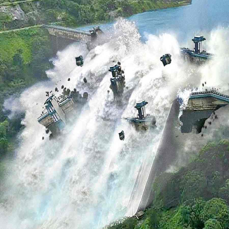 ভয়ঙ্কর এই দুর্যোগ ১২,০০০ বর্গকিলোমিটার (৩০ লক্ষ একর) এলাকাকে প্লাবিত করে তুলেছিল। হেনান প্রদেশের এই অংশে মোট জনসংখ্যা ১ কোটিরও বেশি ছিল। বাঁধভাঙা জলোচ্ছ্বাসে ৩০টি শহর এবং কাউন্টি ভেসে গিয়েছিল। বন্যায় ৫০ থেকে ৬০ লক্ষ ঘরবাড়িও ধসে পড়ে। প্রদেশটি সম্পূর্ণ তছনছ হয়ে যায় এক রাতের মধ্যেই।  