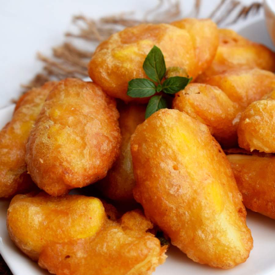 ডিম পকোড়ার ভিতরে থাক মশলাদার পুর।