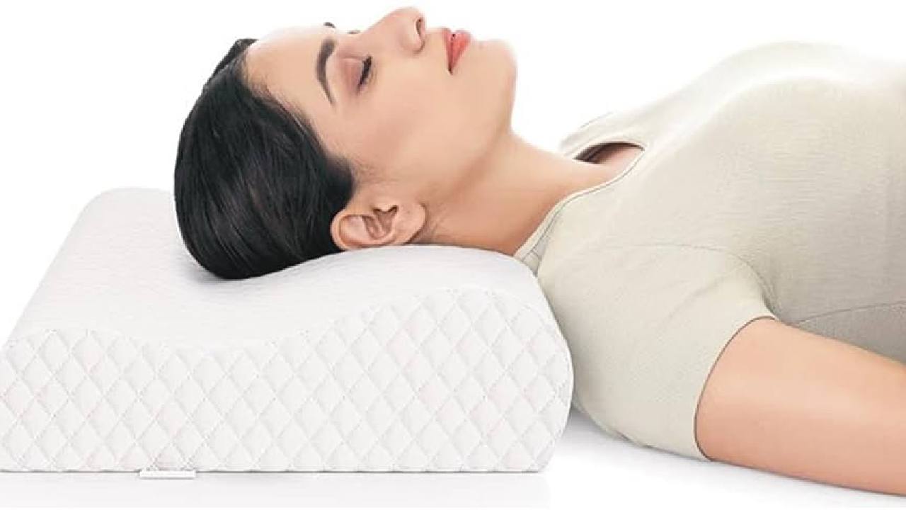 কনট্যুর্‌ড সারভাইক্যাল পিলো।