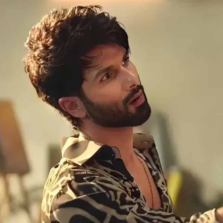 Check out how much Shahid Kapoor is taking for Farzi 2 dgtl