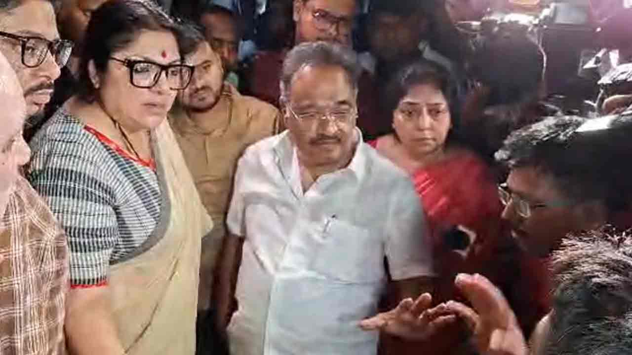 Protest of BJP workers on election candidates at Salt Lake BJP office