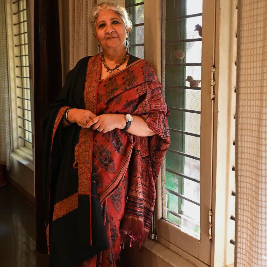 পোশাকের একটা নিজস্ব ভাষা আছে। সেই ভাষা তখনই বাঙ্ময় হয়ে ওঠে, যখন ব্যক্তি ও বস্ত্রের মধ্যে রসঘন রসায়ন তৈরি হয়।