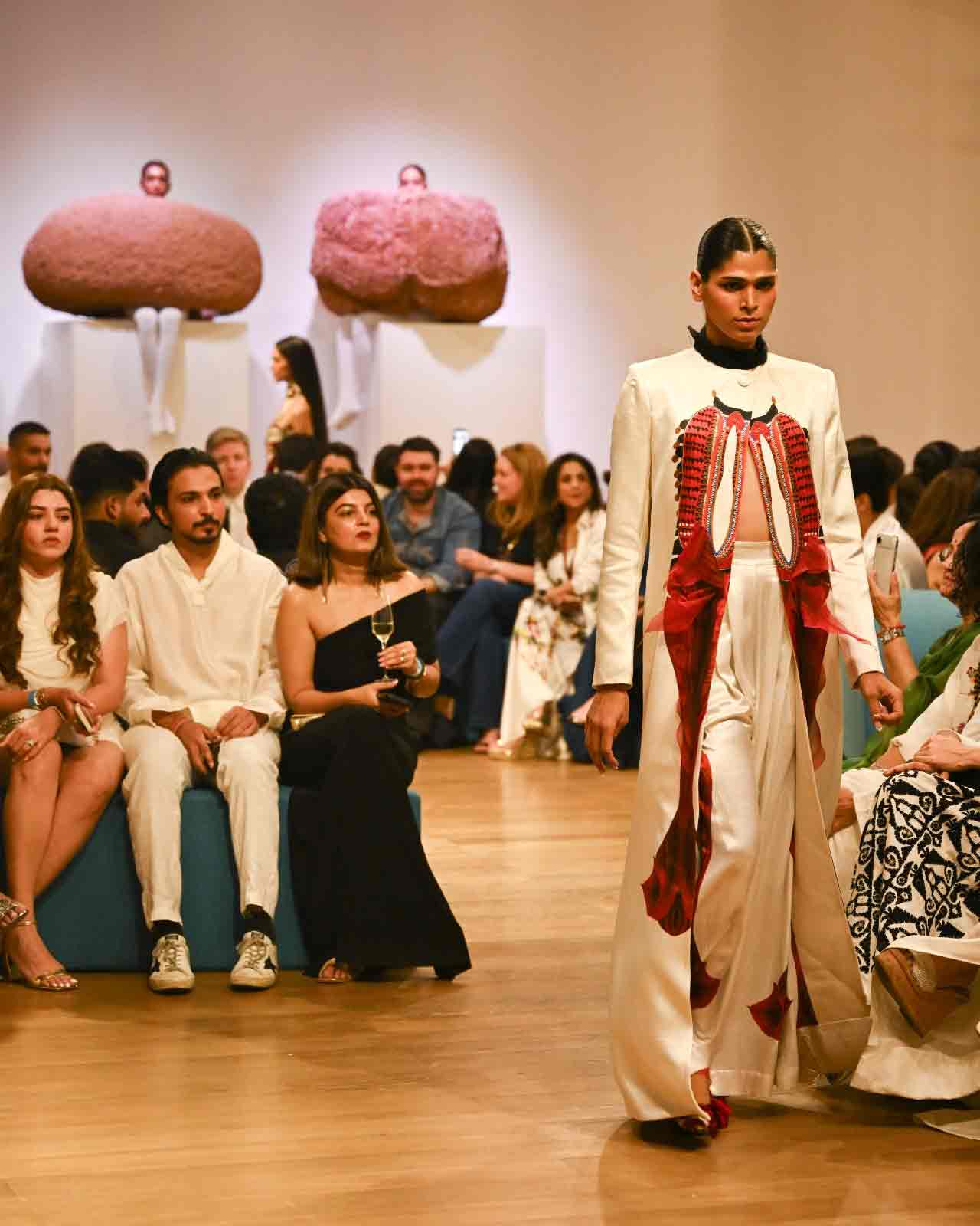 মার্জার সরণির এই যাতায়াতে বারে বারে নাটকীয়তার প্রকাশ পাওয়া গিয়েছে।