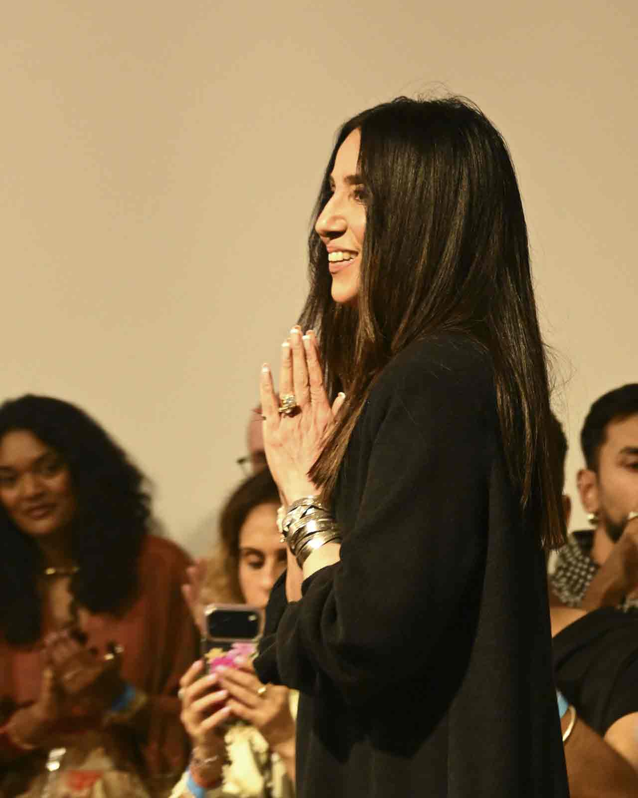 ফ্যাশন শো-এ অনামিকা খন্না।