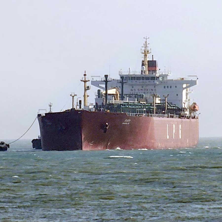 Two more India-bound LPG tankers to cross Strait of Hormuz