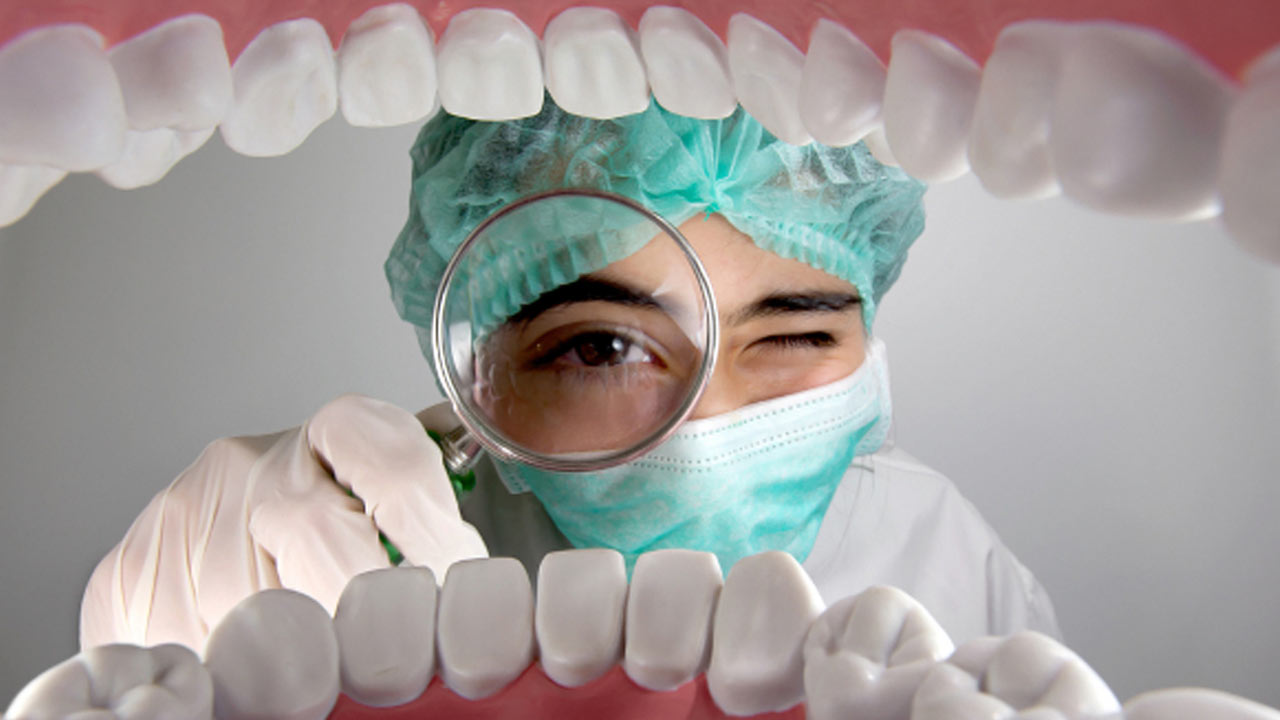 মুখগহ্বর জানান দেবে  কোনও রোগ বাসা বেঁধেছে কি?