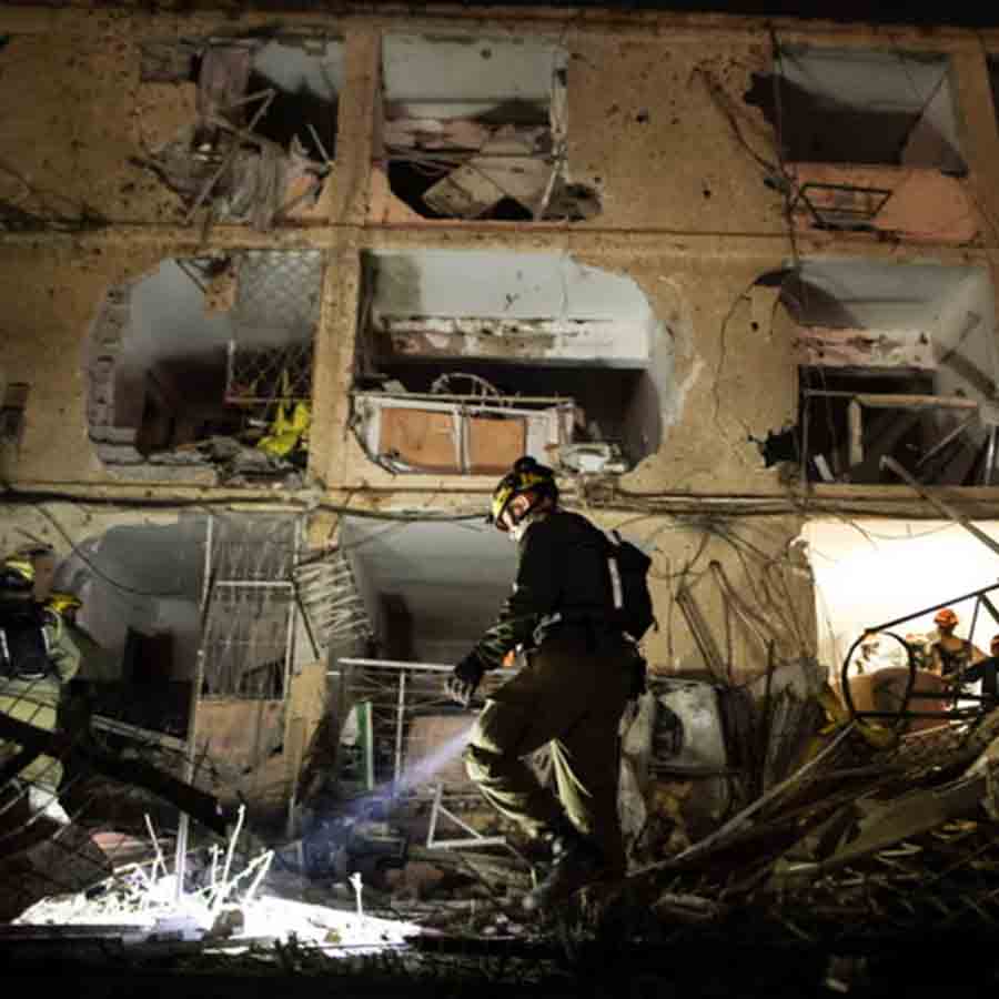 Iran attacks Israel's nuclear facility with ballistic missiles in Dimona, many Indians live here dgtl